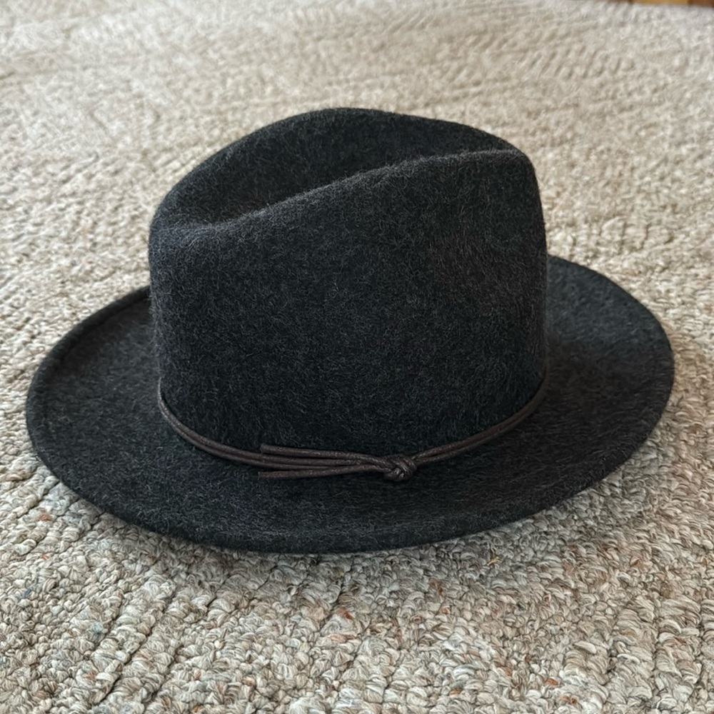 💞Host Pick💕 Universal Thread Hat - Picture 2 of 11